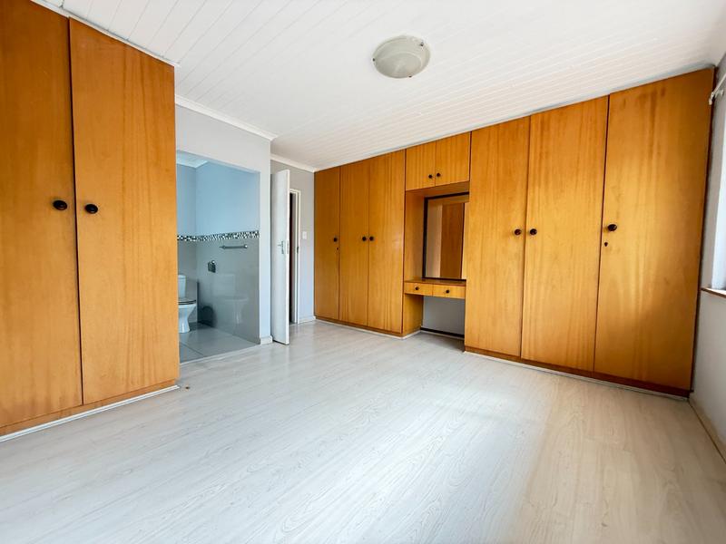 4 Bedroom Property for Sale in Bergzicht Western Cape